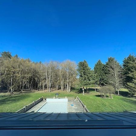 Le Cabaret Paisible Avec Piscine Villa Montierchaume Exterior foto