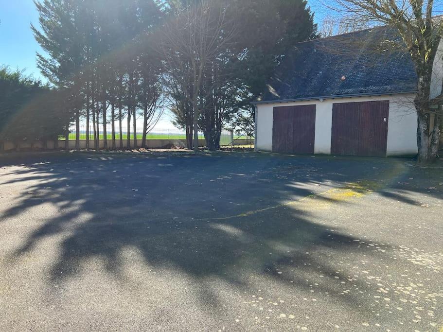 Le Cabaret Paisible Avec Piscine Villa Montierchaume Exterior foto